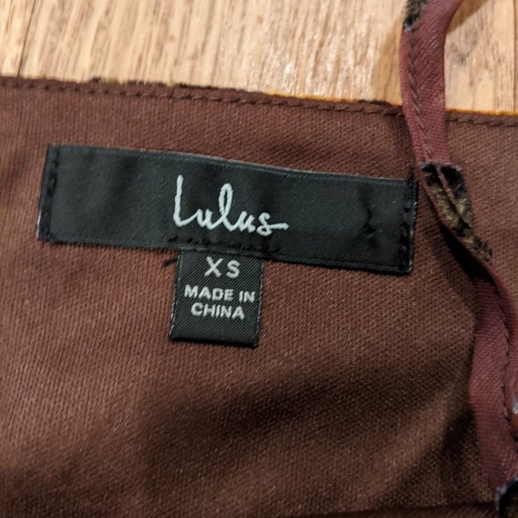 Dress with a 90's Silhouette - Picture 5 of 8